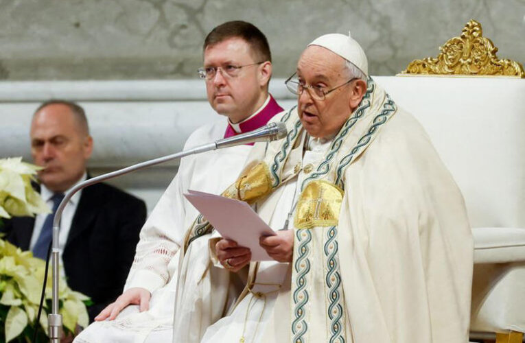 PAPA PIDE MÁS ESPACIOS PARA MUJERES EN LA IGLESIA