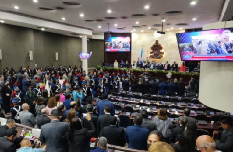 VIENTO EN POPA LA INSTALACIÓN DE LA TERCERA LEGISLATURA