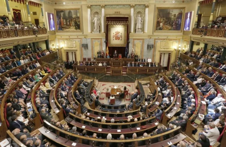 PEDRO SANCHEZ SEGUIRA DESTRUYENDO ESPAÑA