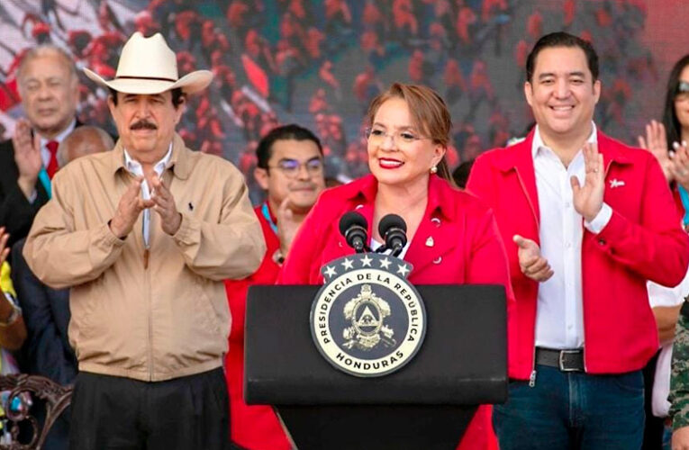 XIOMARA CELEBRA, HONDUREÑOS EMIGRAN