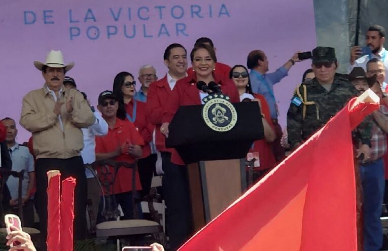 XIOMARA EMBOBA A SUS BASES CON UN DISCURSO TRILLADO