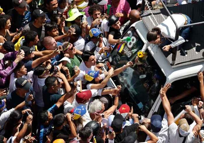 POLICÍA VENEZOLANA INCAUTA EL CAMIÓN DE LA CARAVANA DE MACHADO