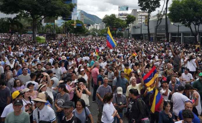 VENEZOLANOS SE CONGREGAN EN DIFERENTES PAÍSES PARA DENUNCIAR FRAUDE ELECTORAL