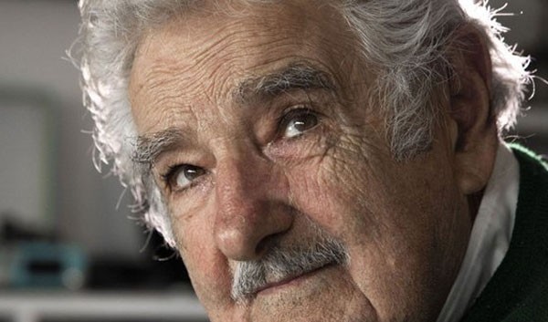 OPERAN AL EXPRESIDENTE URUGUAYO MUJICA