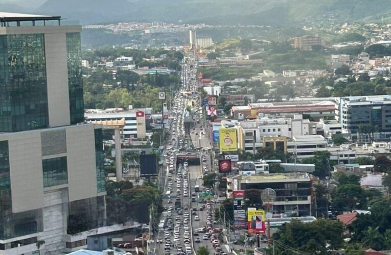 PANDEMONIO POR TRÁFICO EN LA CAPIRUCHA