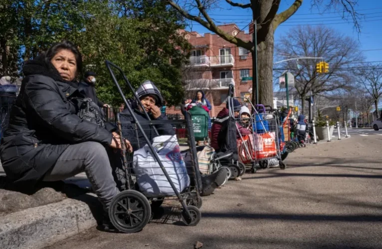 NUEVA YORK CERRARÁ 25 ALBERGUES PARA INMIGRANTES