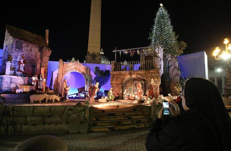 EL VATICANO INAUGURÓ EL ÁRBOL Y EL BELÉN